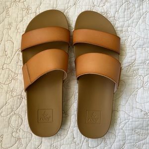 Reef sandals tan size 8